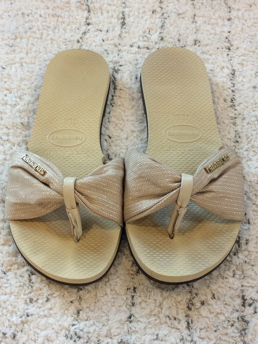 Havaianas Women’s Metallic Beige Bow Sandals - Size 35-36
